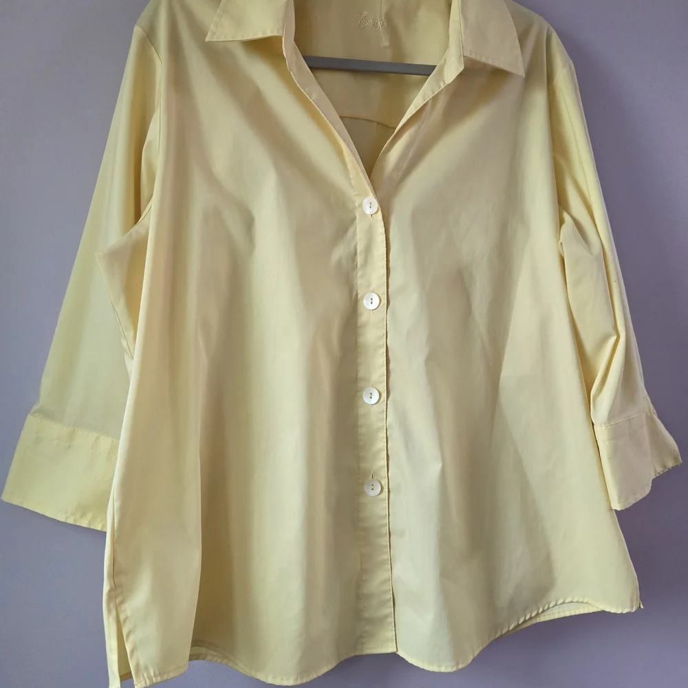 Foxcroft Soft Lemon Yellow Button-Front Shirt - Picture 2 of 6